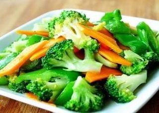 Brocoli cu usturoi
