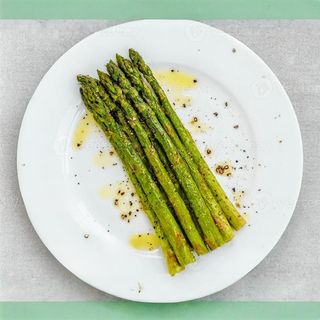 Sparanghel la tigaie