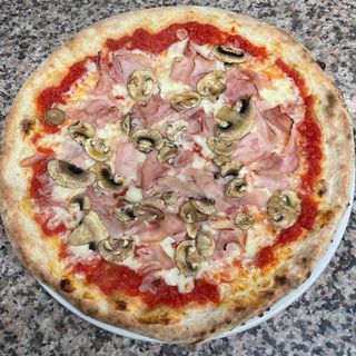 Prosciutto e funghi freschi
