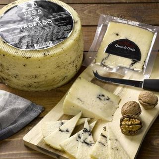 Queso Oveja Curado Trufado ¨Vegasotuelamos¨ (Cuña)