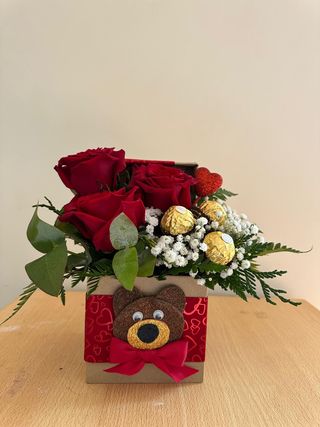 Arranjo com 3 Rosas e Chocolates