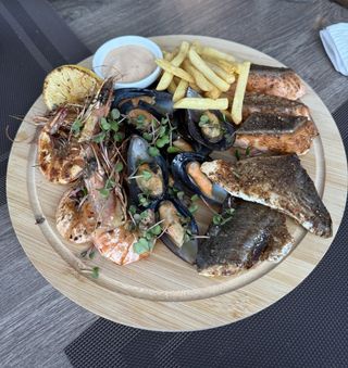 Рибна дошка на компанію