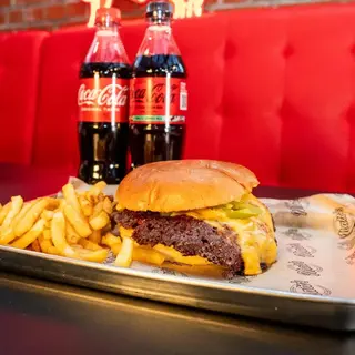 Zestaw Double Chilli Cheeseburger + frytki + Cola 0.5