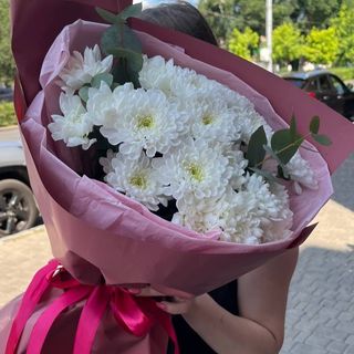 5 хризантем та евкаліпт