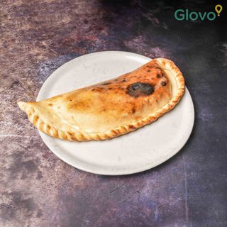 Pizza Vesuvio u štruci