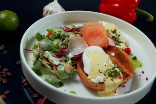 Ouă Benedict cu somon fumè