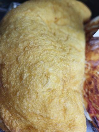 Calzone fritto con pomodoro e mozzarella