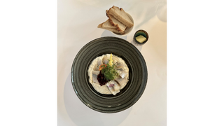 Śledź pod pierzynką z jabłkiem