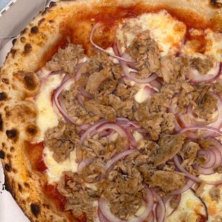 Pizza atún y cebolla 