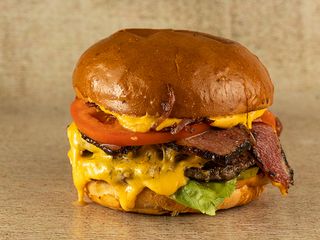 Дабл пастрамі Велетень бургер 