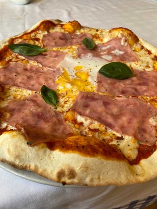 Pizza Bismark