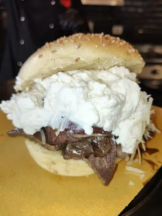 Panino milza, caciocavallo e ricotta fresca