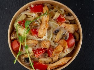 Паста з куркою