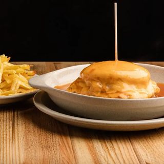 Francesinha À Boteko