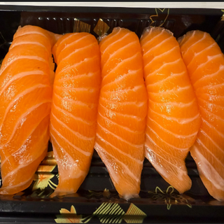 221A. Nigiri salmone - 2 pezzi
