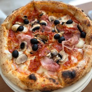 Pizza Capricciosa 