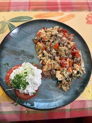 Omlet sa mljevenim mesom