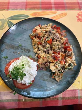 Omlet sa mljevenim mesom