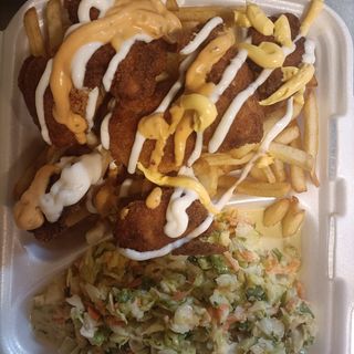 Nugetsy z kurczaka,frytki ,mix sałat 