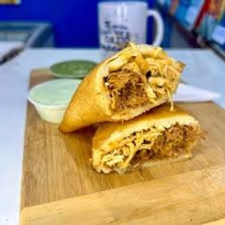 Empanada Mixta De Pollo