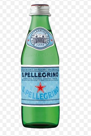 Натурално газирана вода San Pelegrino