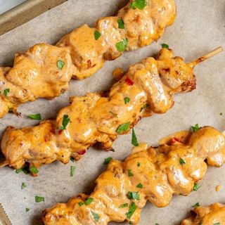 Pinchito De Pollo Con Salsa De Cacahuetes (3 Uds.)