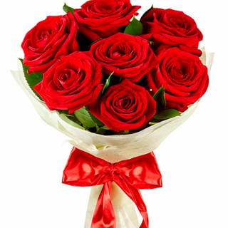 Bukiet 7 czerwonych róż  z przybraniem 