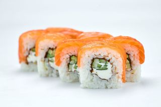 Рол Філадельфія з копченим лососем 240г