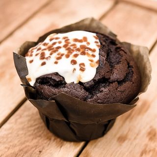 Muffin De Chocolate Con Crema
