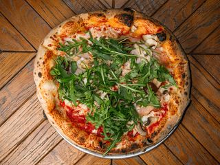 Піца Капрічоза (530г)