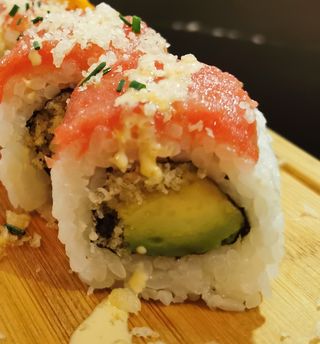 Spicy toro roll