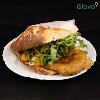 Джоб с Пилешки Шницел