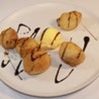 86. Banana fritta con gelato alla crema