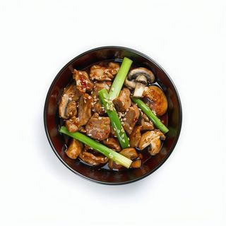 54. Cerdo Con Bambú Y Setas Chinas