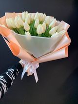 Букет 15 білих тюльпанів