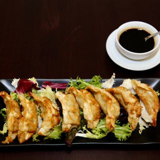 E11 - Empanadillas chinas fritas (8 uds.)