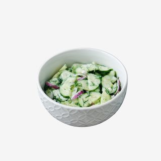 Salată de castraveți cu smântână