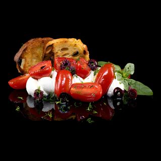 Мариновано чери кампари с мус от сирена (280гр)