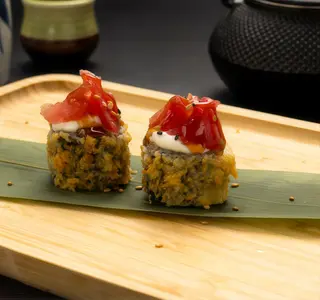 148 Hosomaki Frito De Atún (8 Uds.)
