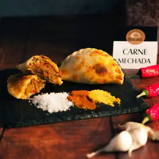 Empanada de carne mechada