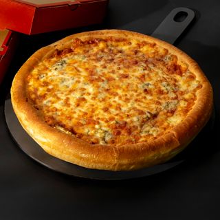 27 სმ 4 ყველის პიცა