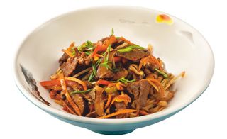 Лапша жареная с говядиной (350г)