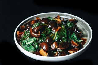 შემწვარი ჩინური შამპინიონები ისპანახით, C13