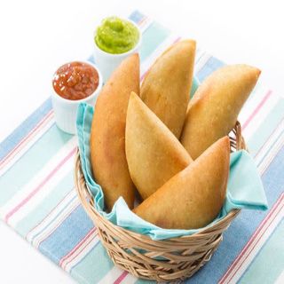Empanada De Pisto Y Atún (Porción)