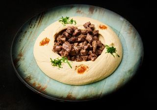 Hummus cu carne