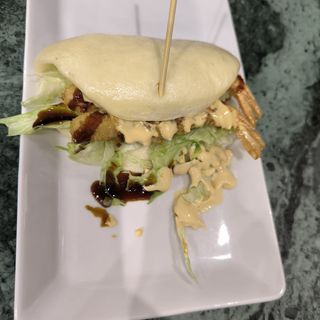 gua bao gambri  tempura insalata salsa
