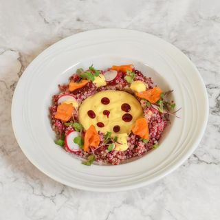 Ensalada de quinoa con vinagreta de mango