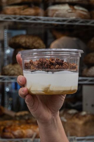 Yogurt Con Granola Miel