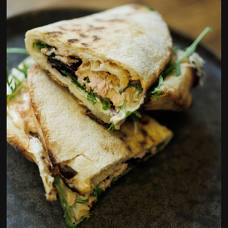 Сендвіч-піца з тунцем 