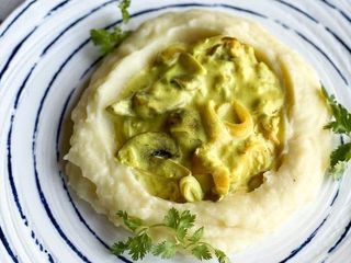 Строганов з кальмарів, рапанів та печериць (290g)